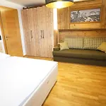 Elinas Mountain Views Lejlighedshotel 3*