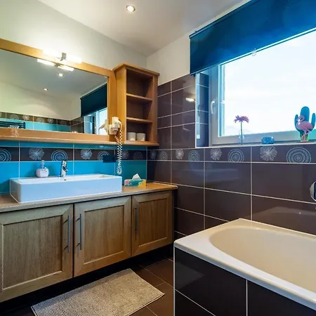 Elinas Mountain Views 4* كابرون