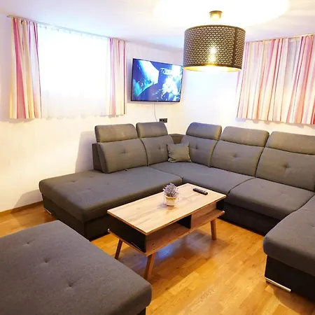 Aparthotel Elinas Mountain Views Kaprun