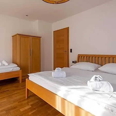 Elinas Mountain Views Lejlighedshotel