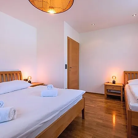 Elinas Mountain Views Lejlighedshotel 3*